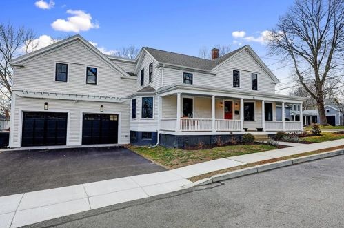 62 Somerset St, Warwick, RI 02818-3221