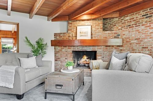 700 Bennett Ave, Glendora, CA 91741-2745