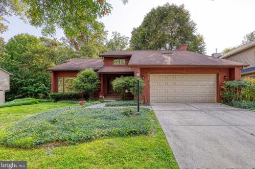 6124 Wooded Run Dr, Columbia, MD 21044-3800