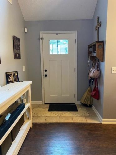 8435 Sapphire Ln, Gainesville, GA 30506-8002