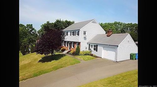 54 Reservoir Rd, Middletown, CT 06457-4819