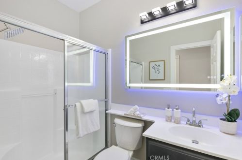 8974 Oakridge Ct, Riverside CA  92508-3095 exterior