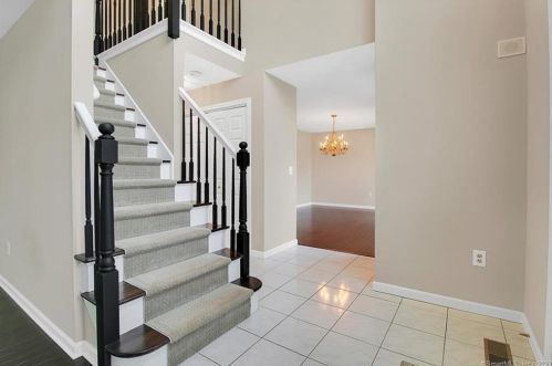190 Copper Ridge Rd, Southington CT  06489-4645 exterior