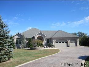 31552 Red Oak Dr, Miles Station, IL 62012-1736