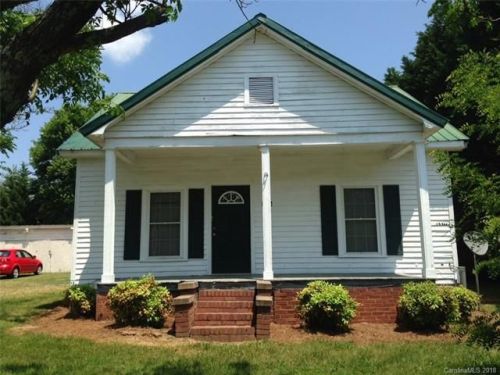 545 Eastway Dr, Bells Cross Roads, NC 28166-9519