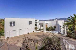 98 Santa Cruz Way, Camarillo, CA 93010-1159