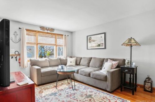 5 Finley St, Norwalk, CT 06850-3601