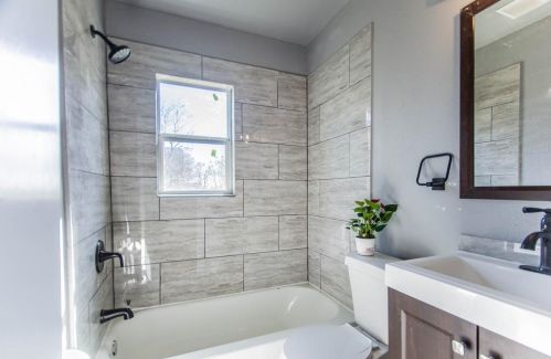 5625 Arlington Park Dr, Dallas TX  75235-6201 exterior