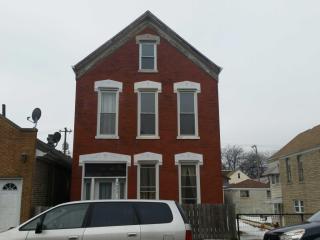 3622 Paulina St, Chicago, IL 60609-1221