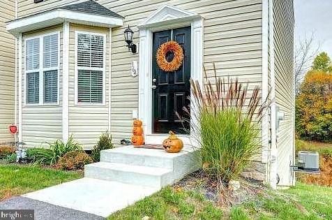 164 Breezewood Dr, Hanover PA  17331 exterior