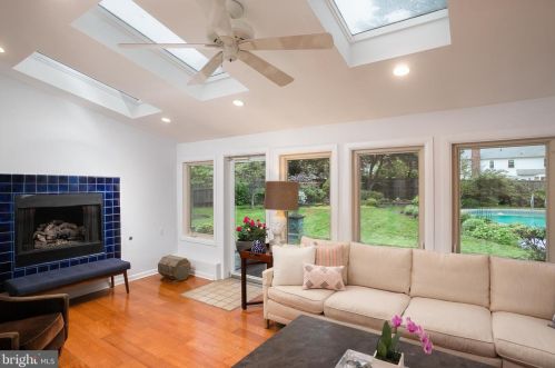 17 Leavitt Ln, Princeton NJ  08540-3921 exterior