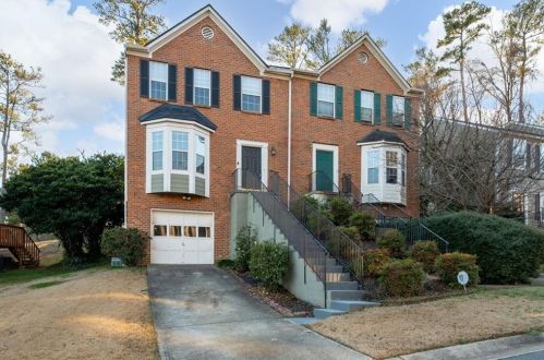 118 Bridge View Dr, Marietta, GA 30066-4910