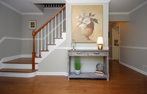 195 Spruce Dr, Red Bank, NJ 07702