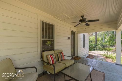 3314 Harris Dr, Atlanta GA  30337-1005 exterior
