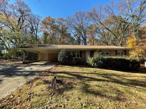 7163 Linda Dr, Lithia Springs, GA 30122-2460