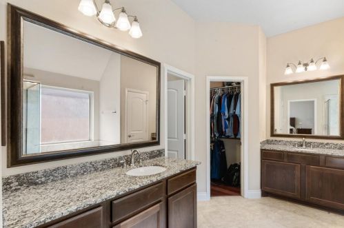 6226 Milam Branch Ln, Richmond TX 77471-6654 exterior