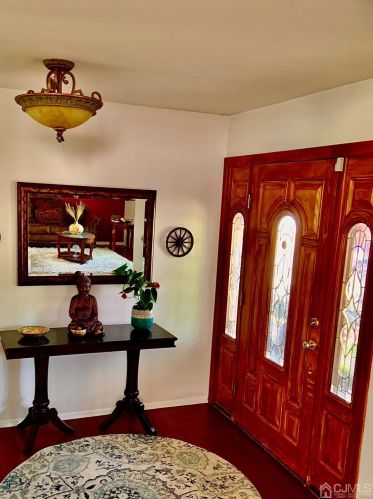 201 Normandy Rd, Edison, NJ 08820-1345