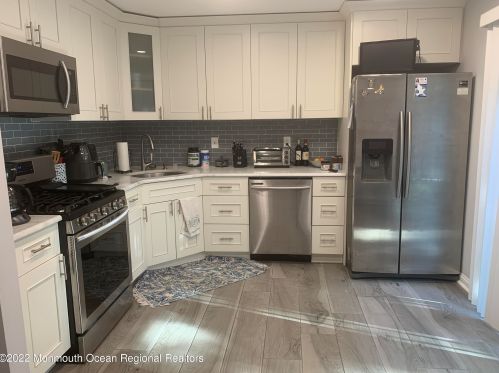 28 Berkeley Pl, Tinton Falls NJ  07724-2534 exterior