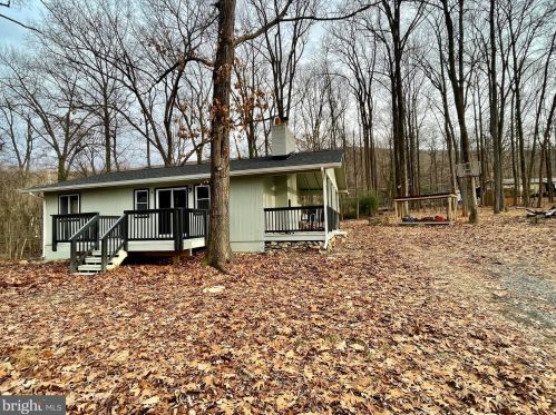 502 Huckleberry Ln, Harpers Ferry, WV 25425-5514