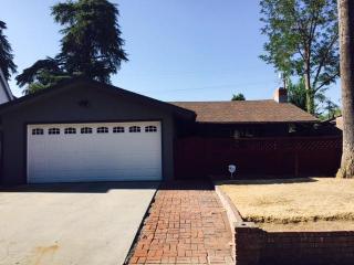 310 Vassar Ave, Fresno, CA 93704-6022
