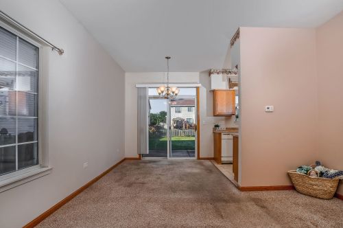2580 Cesario Dr, Pingree Grove, IL 60140-9048