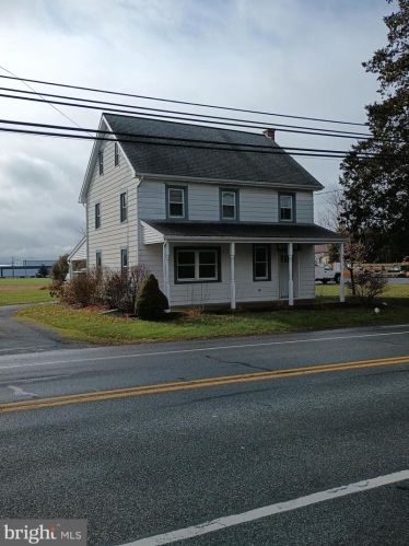 1830 Main St, Ephrata PA  17522-1108 exterior