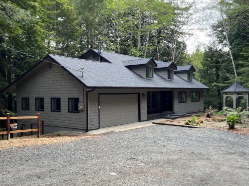 10883 Cummings Ln, Mendocino, CA 95460-9709