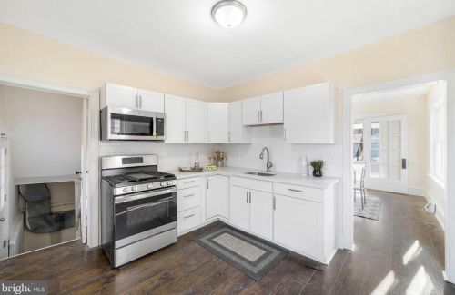 1307 Elm Ave, Camden, NJ 08107-1833