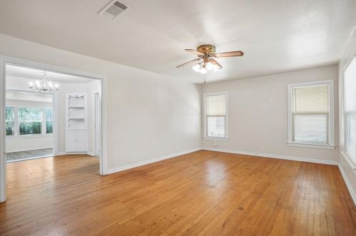 5913 Locke Ave, Fort Worth TX  76107-5023 exterior