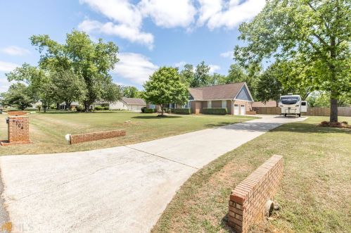 104 Plateau Dr, Warner Robins, GA 31093-9052