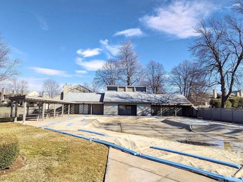 88 Metacomet Dr, Meriden CT  06450-3581 exterior