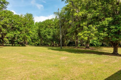4639 Shark Hole Rd, Meggett, SC 29449-6138
