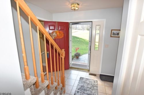 1 Queen Anne Ln, Great Meadows, NJ 07838-2403