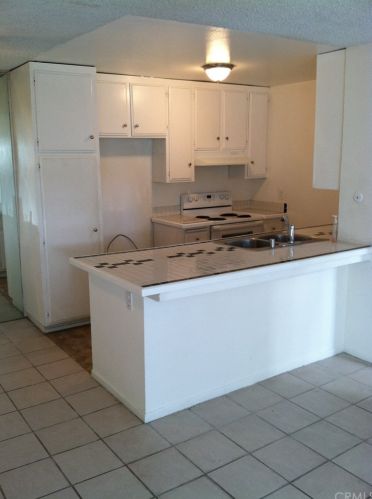 2511 Sunflower Ave, Santa Ana CA 92704-7533 exterior