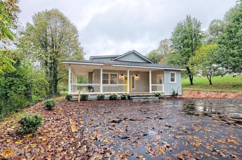 204 Cannon St, Clayton, GA 30525-4232
