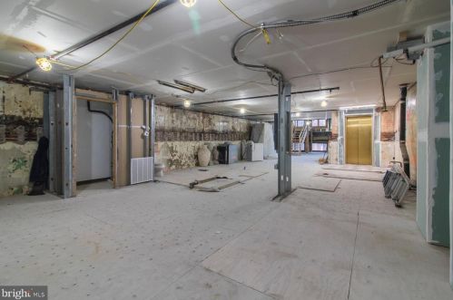 241 Chestnut St, Philadelphia, PA 19106-2813