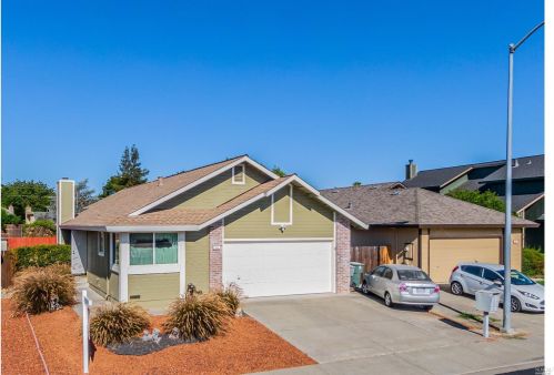 320 Aaron Cir, Vacaville, CA 95687-6906