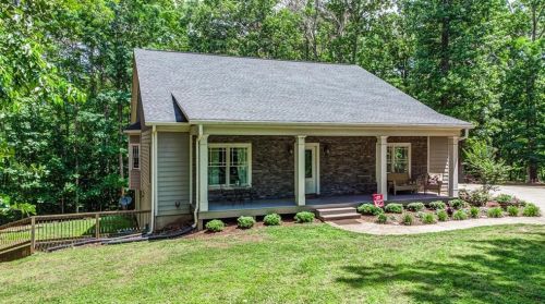 700 Dogwood Dr, Ball Ground, GA 30107-6301