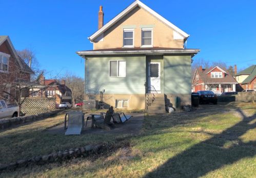 2253 Hess Ave, Cincinnati, OH 45211-8305