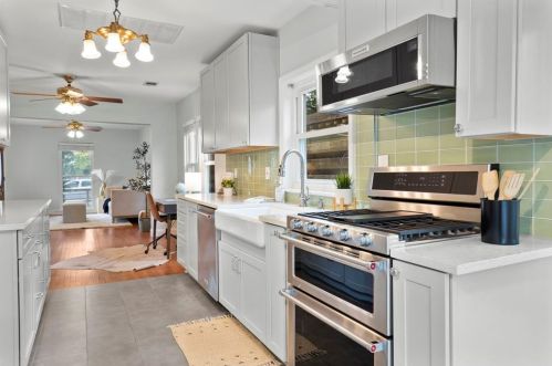 906 43rd St, Austin TX  78751-4405 exterior