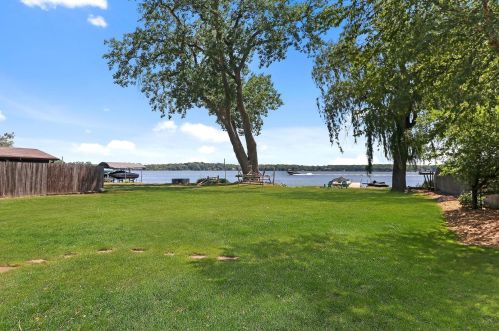 38191 Bolton Pl, Antioch, IL 60002-7009