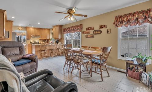 40 Lavender Dr, Princeton NJ  08540-9448 exterior