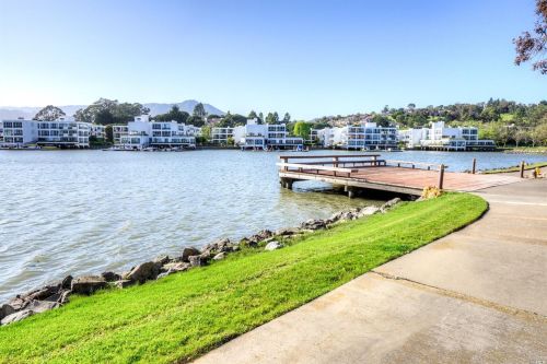 2220 Shelter Bay Ave, Mill Valley, CA 94941-3027