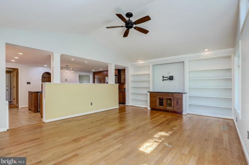 5724 Brothers Partnership Ct, Columbia MD  21045-2601 exterior