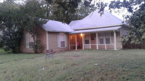 6717 Routt St, Fort Worth, TX 76112-6735