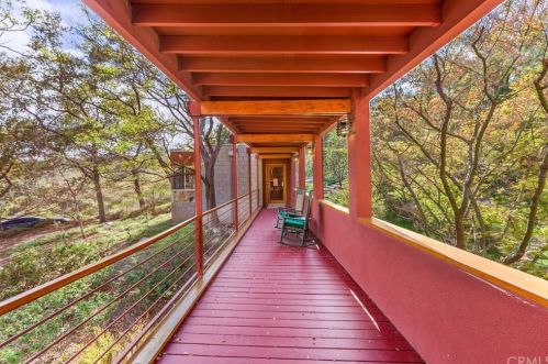 2025 Mt Vernon Ave, Riverside CA  92507-2528 exterior