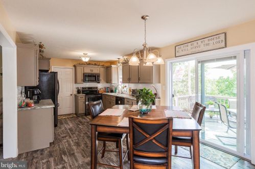 1740 Southport Dr, Lancaster PA  17603-9351 exterior