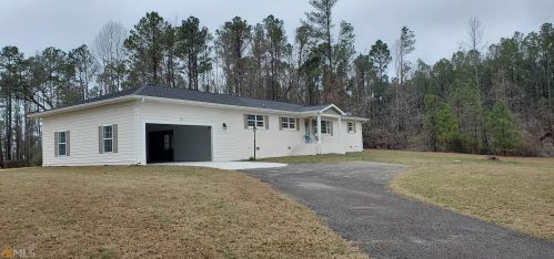 31 Fields Rd, Newnan, GA 30263-5063
