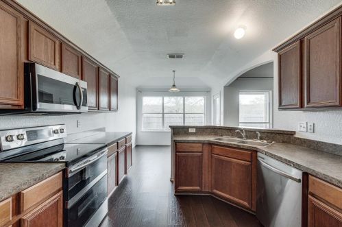 1618 Sabine Dr, Midlothian TX  76065-3823 exterior