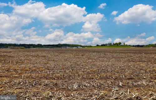 72 Lexton Dr, York PA 17404-9438 exterior